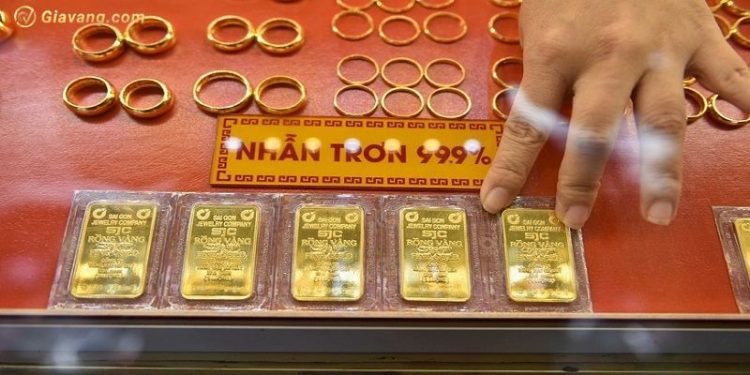 Giá vàng trong nước hôm nay 12/06/2025: SJC và nhẫn tiếp đà tăng “phi mã” 1 Giá vàng trong nước hôm nay 12/06/2025: SJC và nhẫn tiếp đà tăng “phi mã”