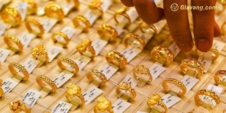 Giá vàng trong nước hôm nay 18/06/2025: Vàng nhẫn 9999 giảm mạnh tới 1 triệu đồng/lượng 1 Giá vàng trong nước hôm nay 18/06/2025: Vàng nhẫn 9999 giảm mạnh tới 1 triệu đồng/lượng