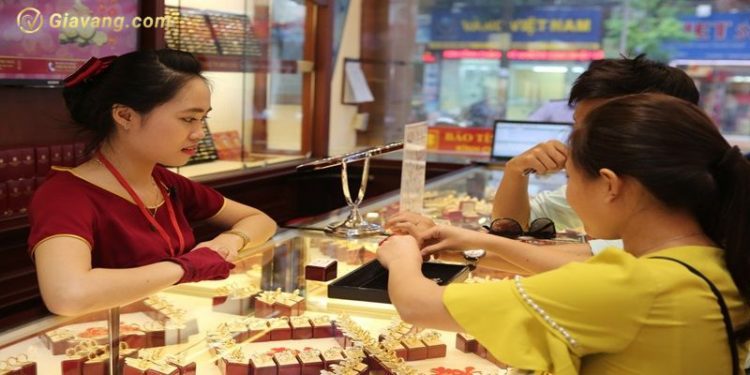 Giá vàng trong nước hôm nay 05/07/2025: Vàng SJC và nhẫn trơn cùng “rơi thẳng đứng”