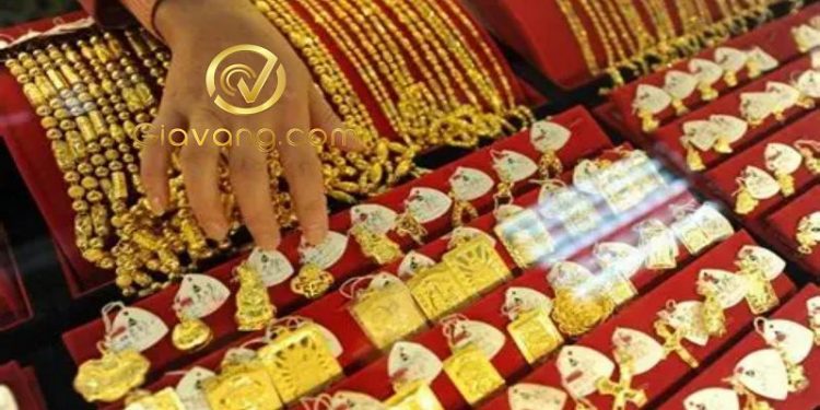 Giá vàng trong nước hôm nay 25/12/2025: Vàng miếng và vàng nhẫn tiếp tục leo thang