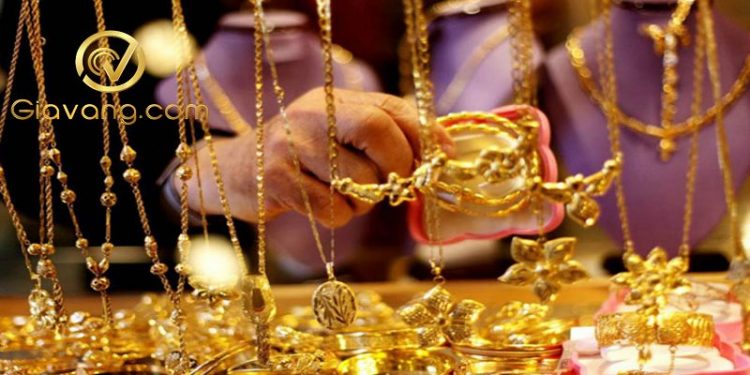 Giá vàng trong nước hôm nay 10/10/2025: Đu đỉnh ở mức cao nhất trong lịch sử