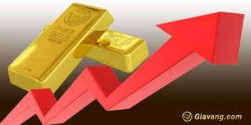 Phân tích giá vàng ngày 24/12/2025: Đạt mức cao kỷ lục trên 4.500 USD